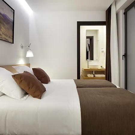 Garibai Guest house 2*